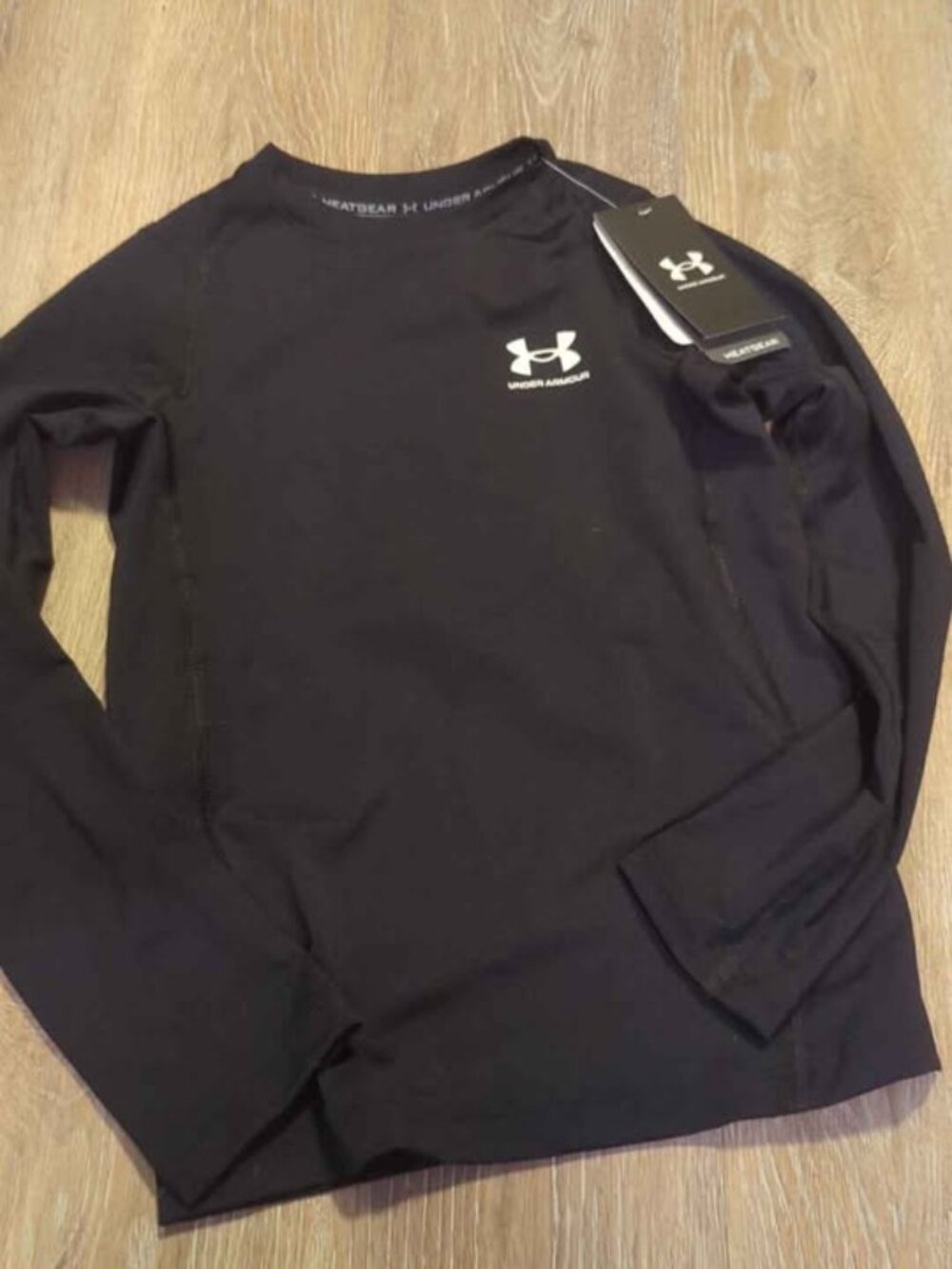 Under Armour HeatGear Youth Small Black Long Sleeve Shirt new